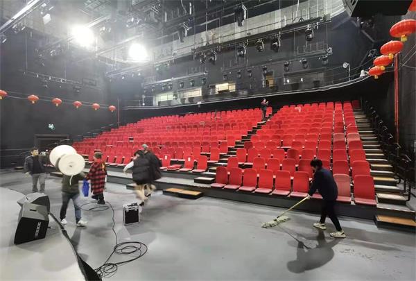 《大国工匠进校园》导演组考察湖北活动场地(图5) 《大国工匠进校园》导演组考察湖北活动场地(图5)